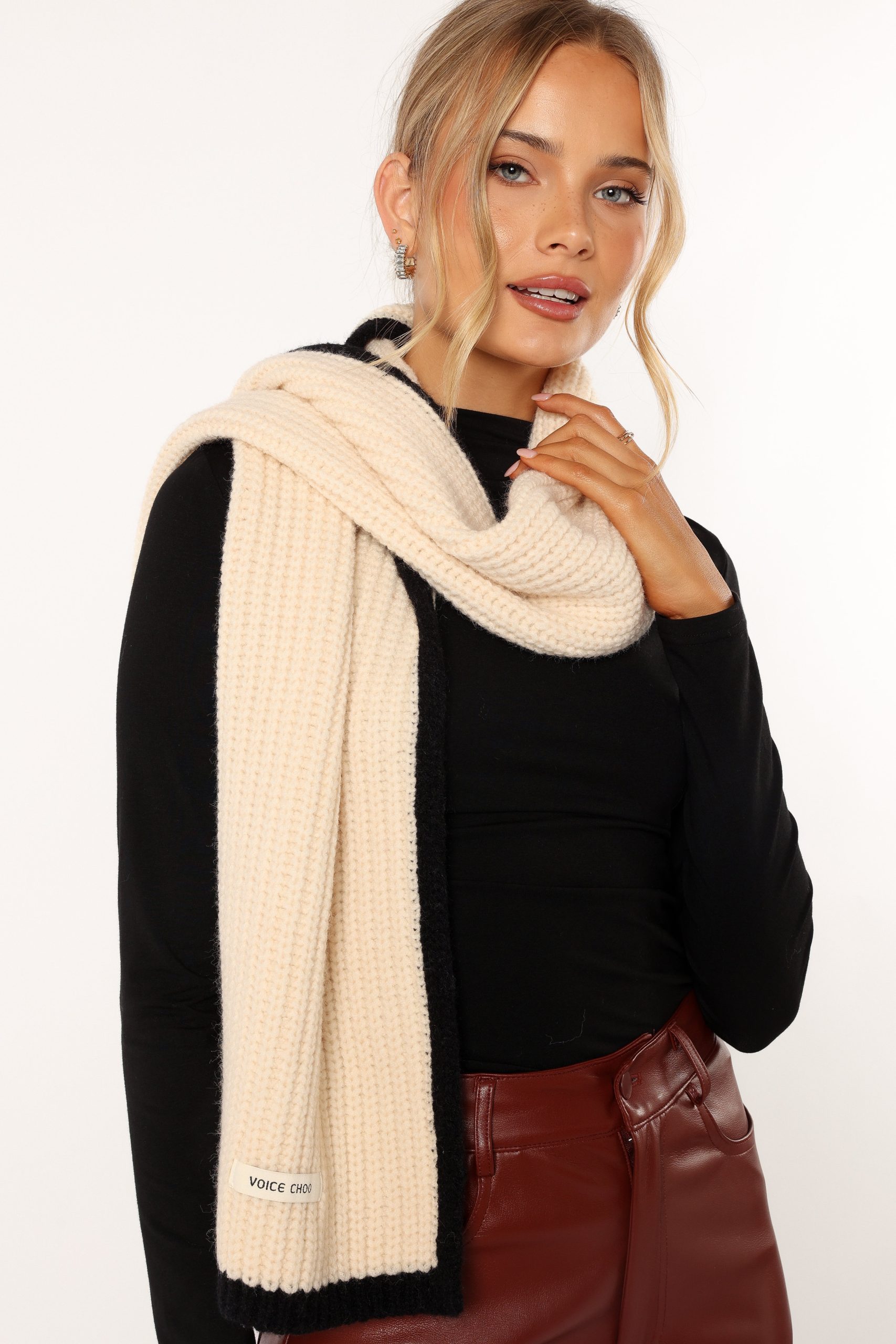 Austin Scarf - White Black - Image 2