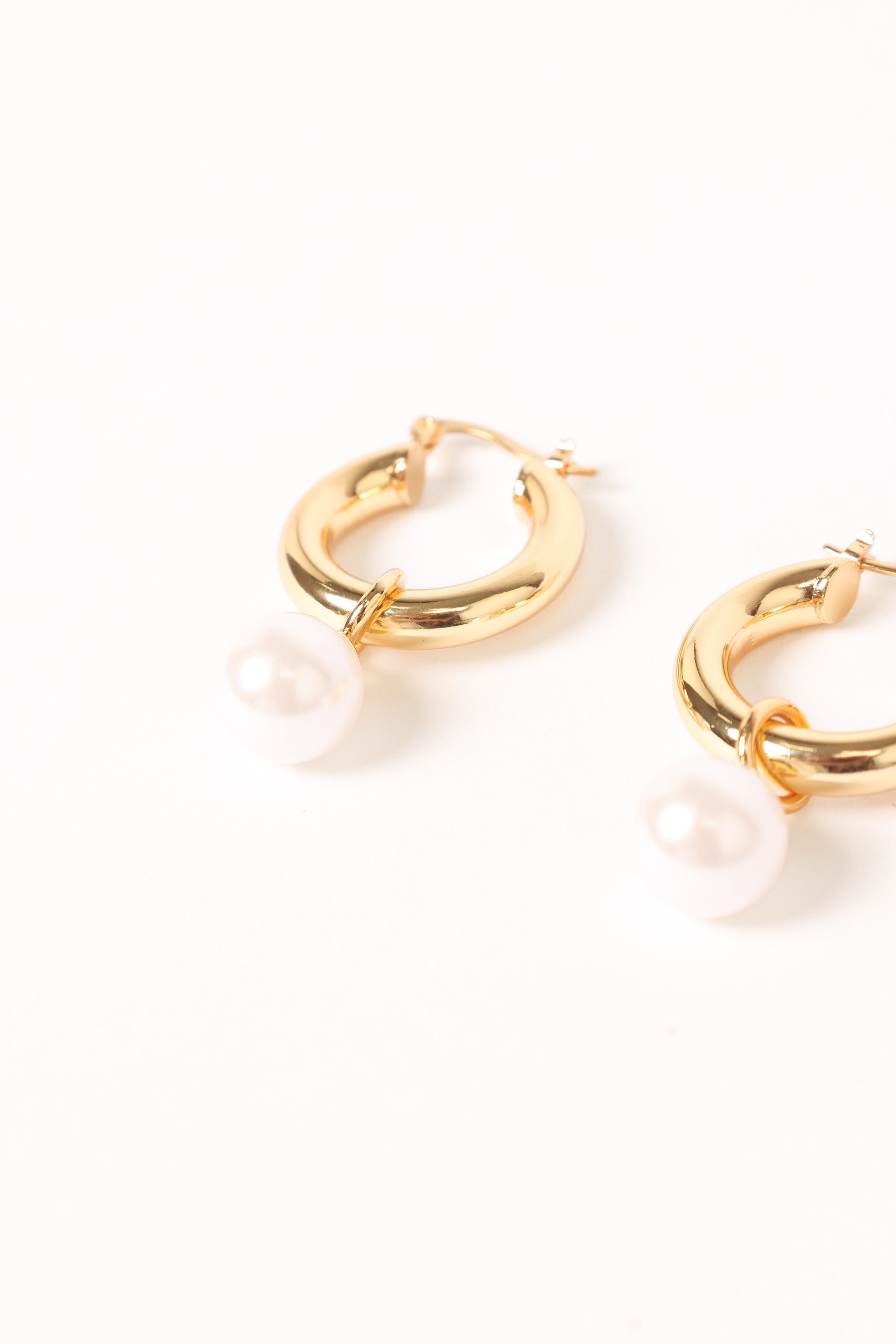 Geneva Earrings - Gold/Pearl - Image 4