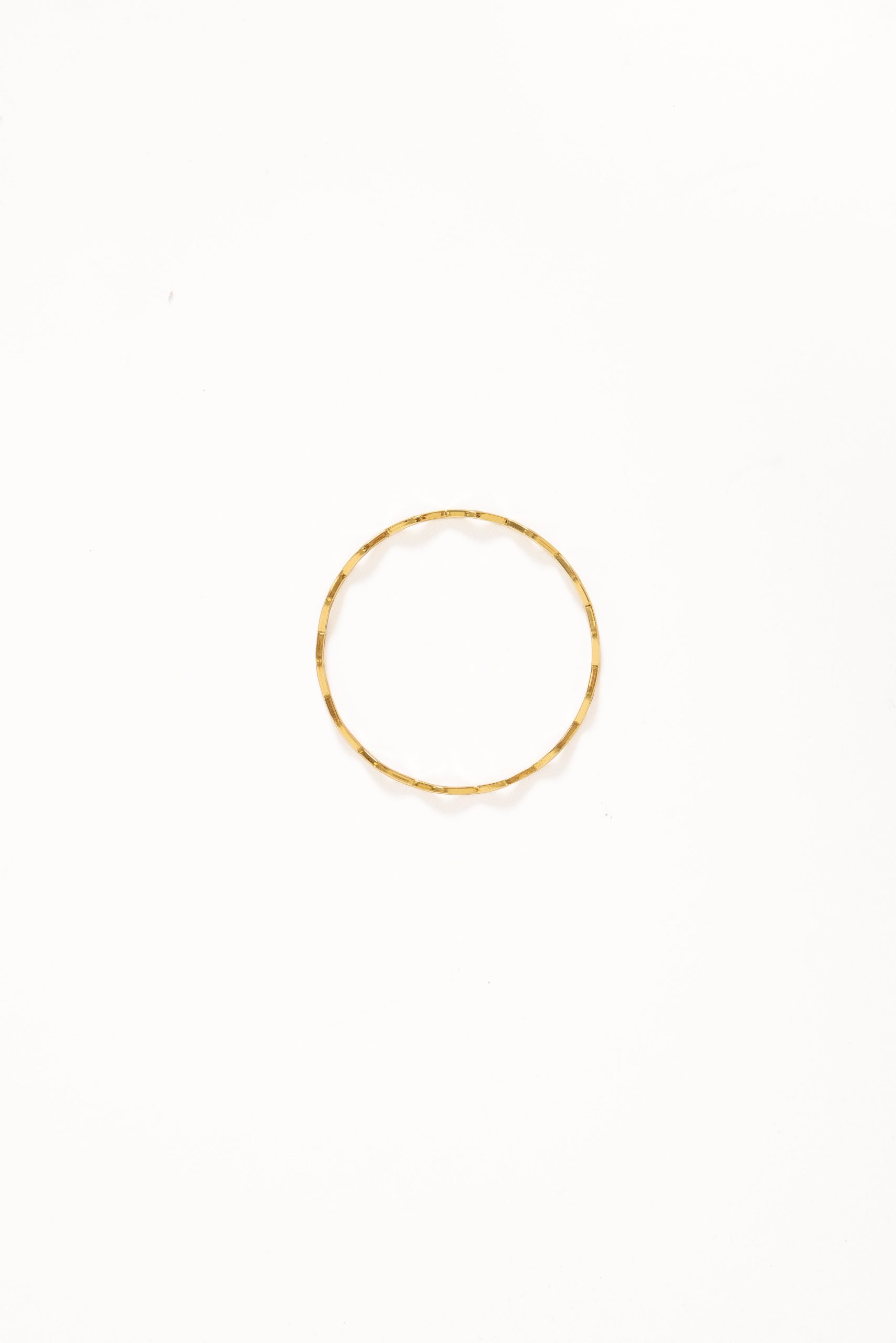 Layla Wave Bangle - Gold - Image 3