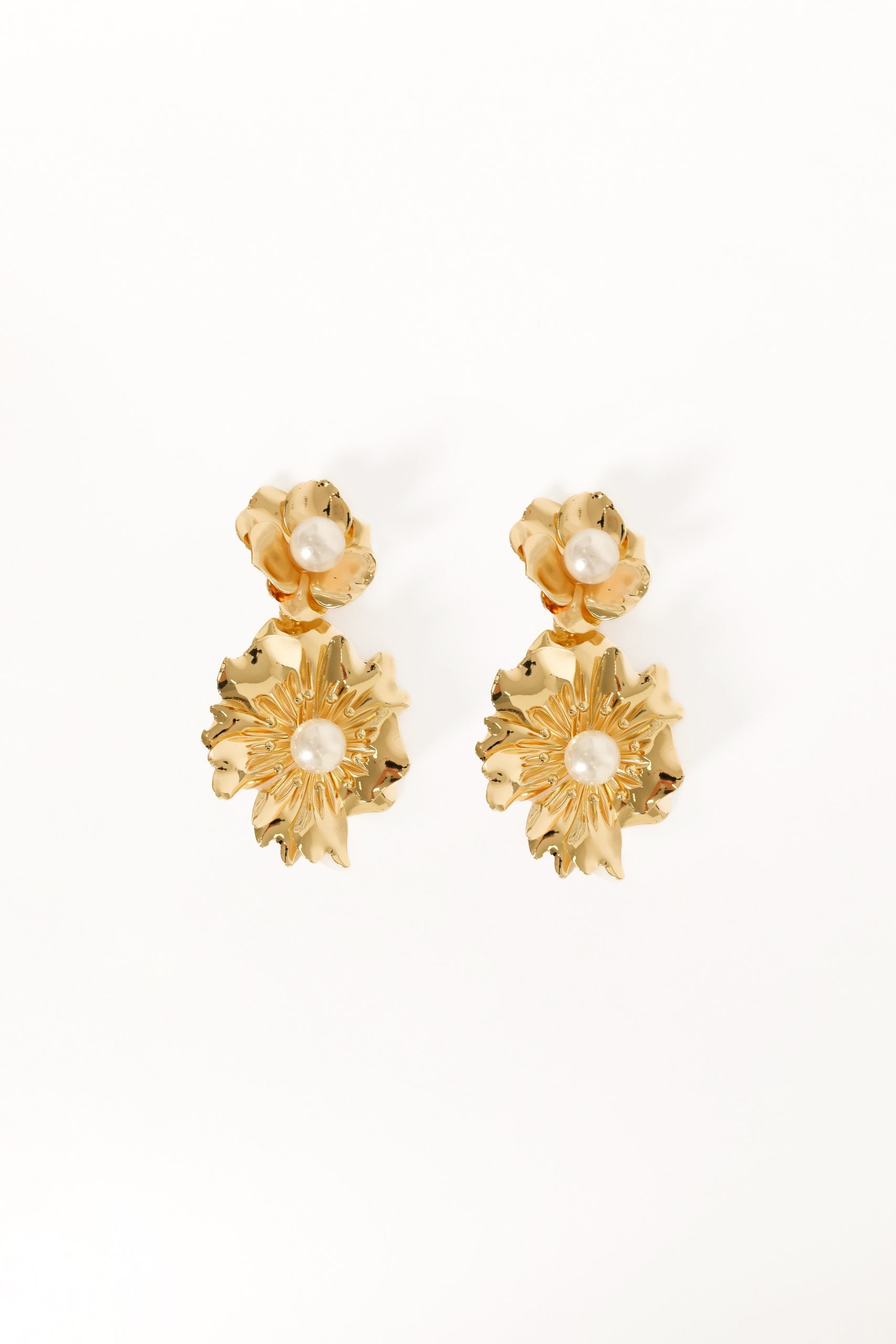 Lilou Flower Pearl Earrings - Gold