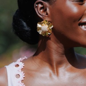 Lola Pearl Flower Earrings - Gold
