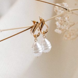 Medella Earrings - Pearl