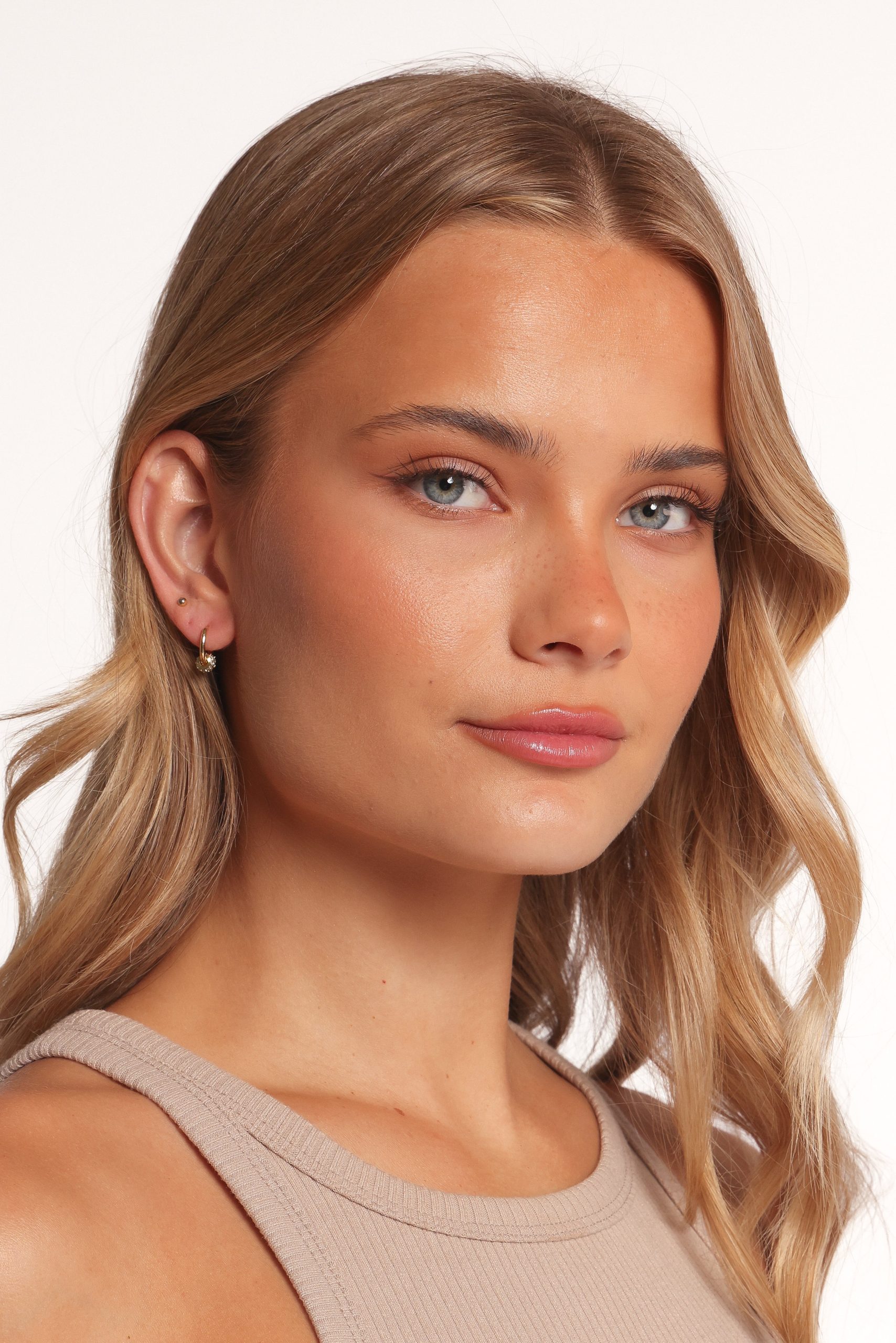 Melanie Earrings - Gold - Image 3