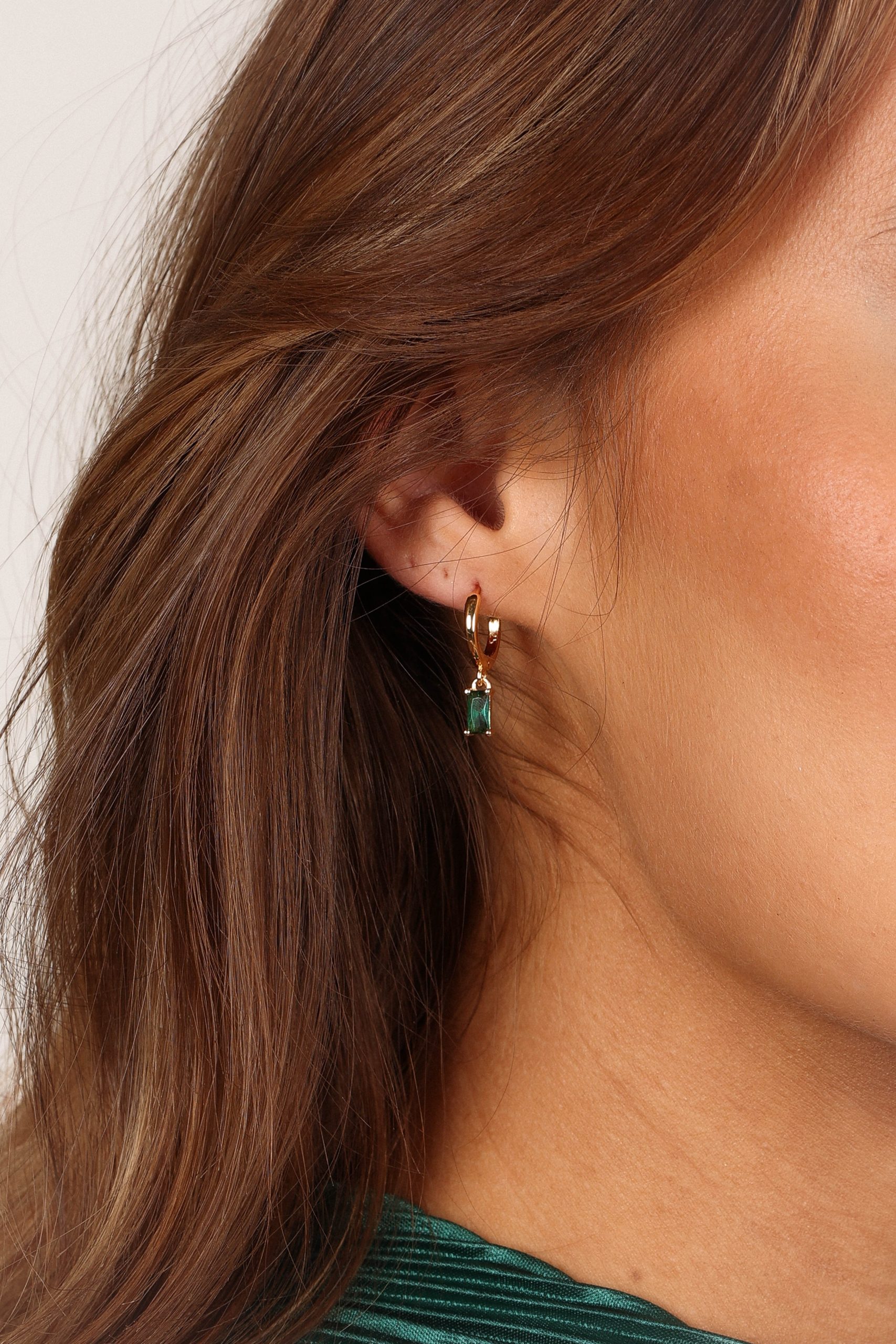 Sadie Drop Earrings - Gold/Emerald - Image 2