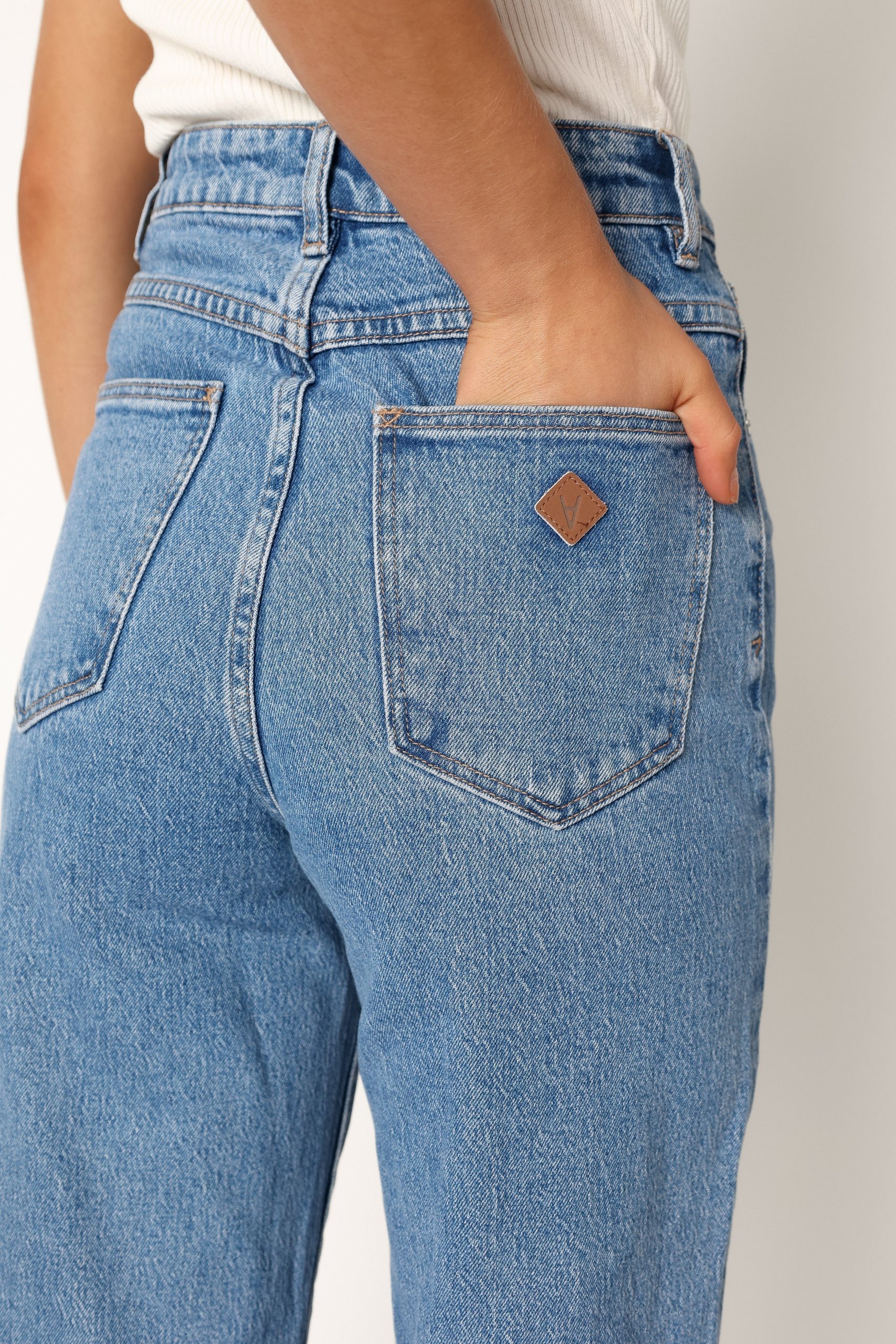 Abrand 94 High Wide Jeans - Debbie - Image 10