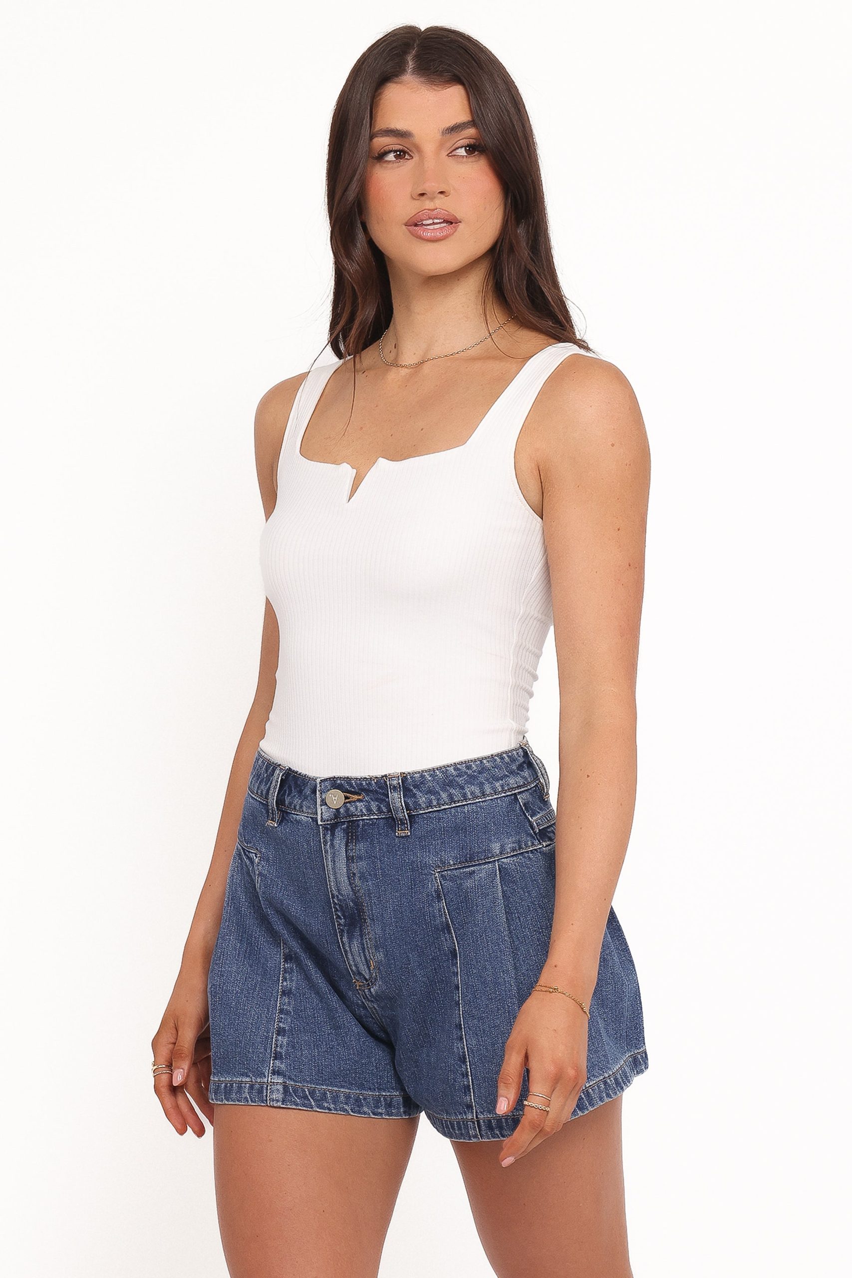 Abrand 94 Pleated Short - Bella - Image 3