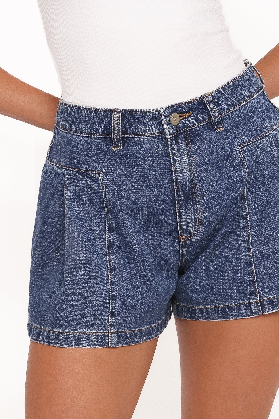 Abrand 94 Pleated Short - Bella - Image 2