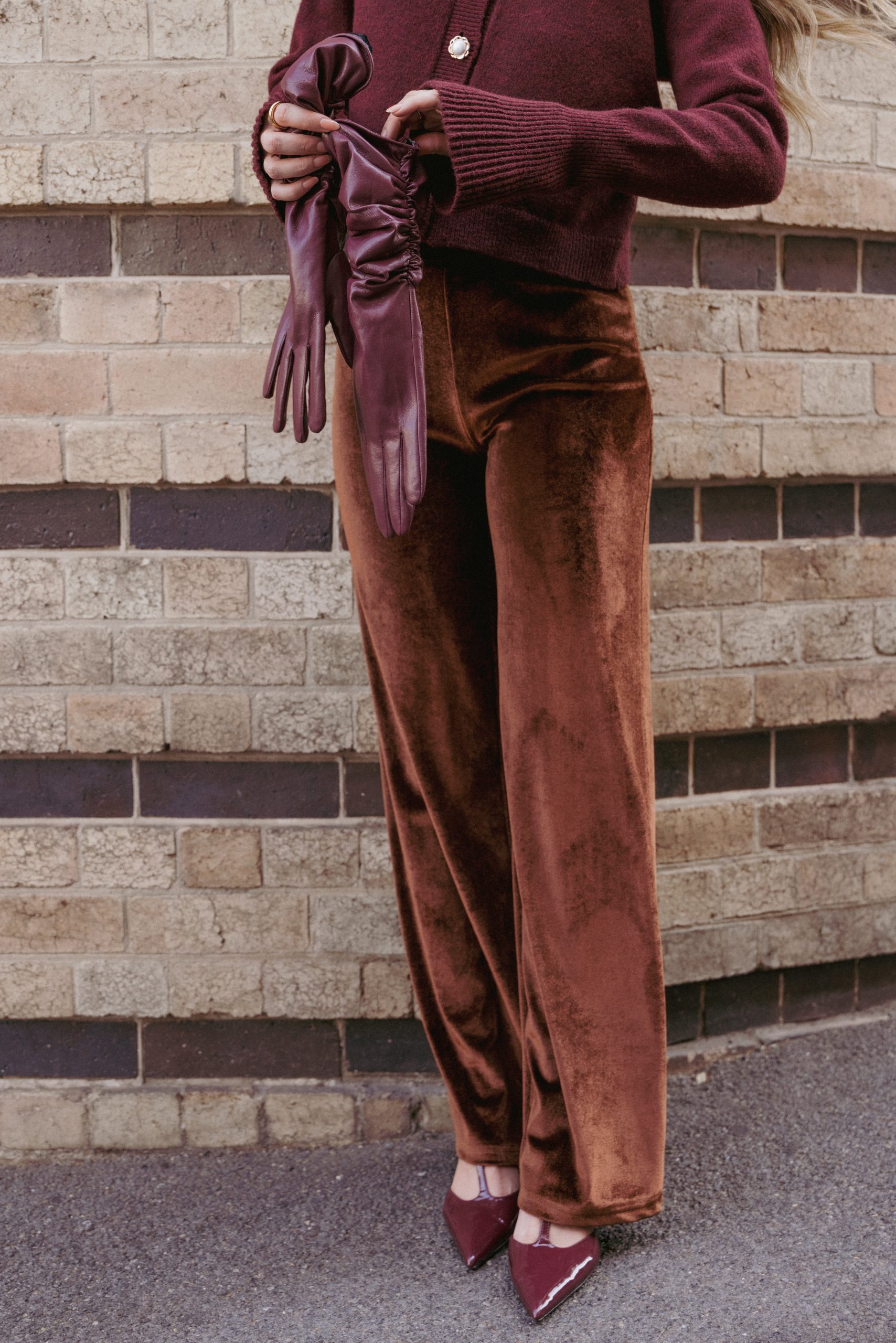 Riley Stretch Velvet Pant - Chocolate - Image 7