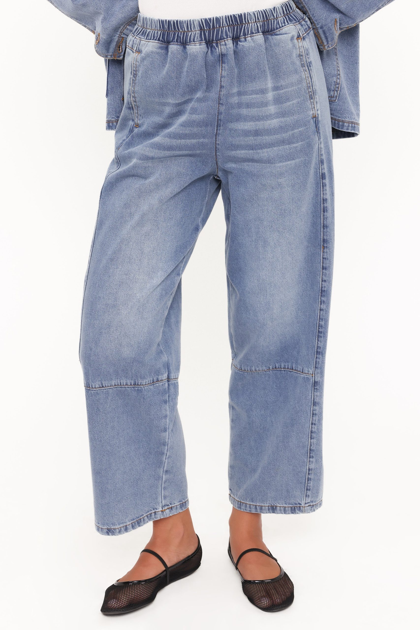 Sophie Cropped Barrel Jean - Medium Wash - Image 3