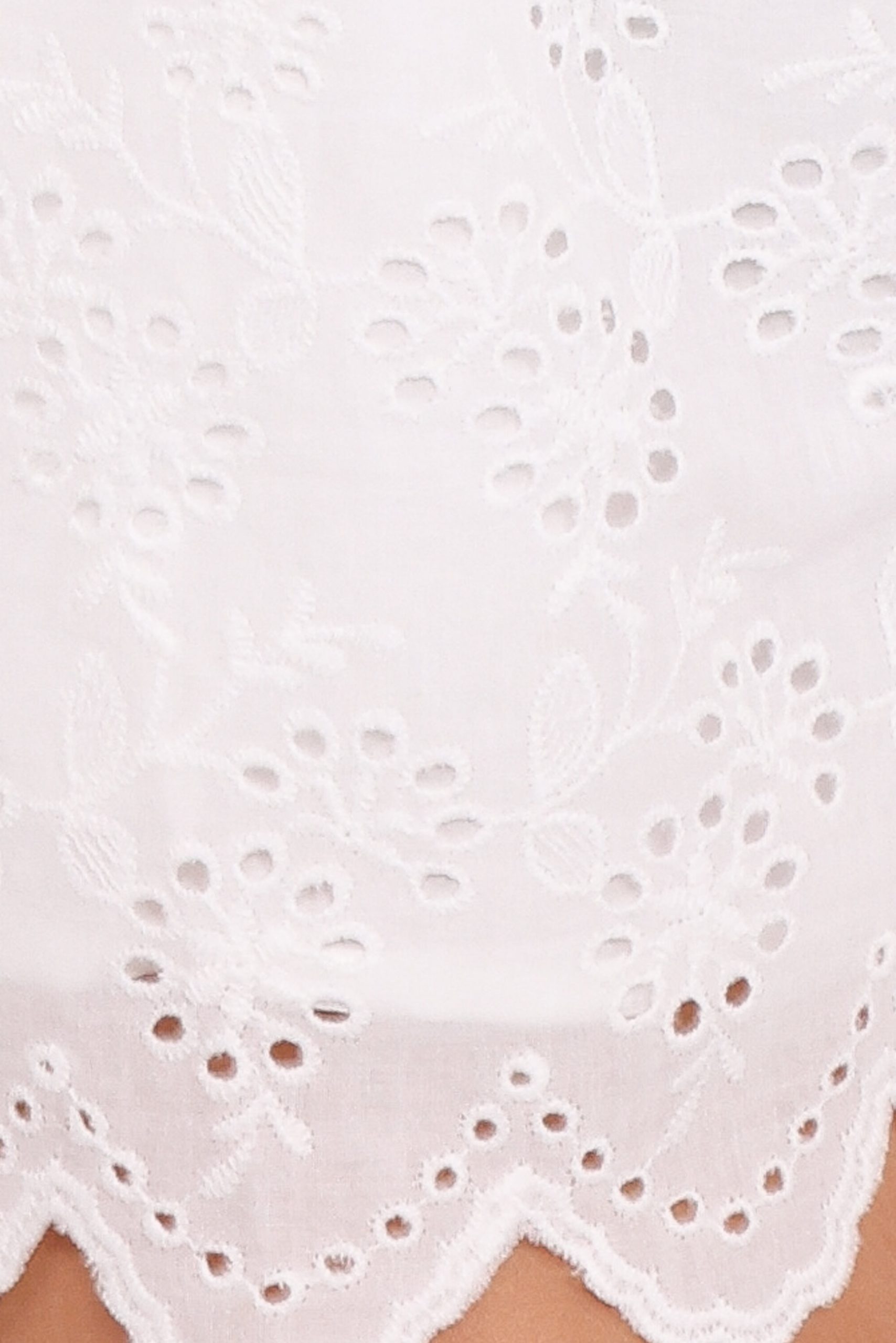 Zera Eyelet Scallop Shorts - White - Image 7