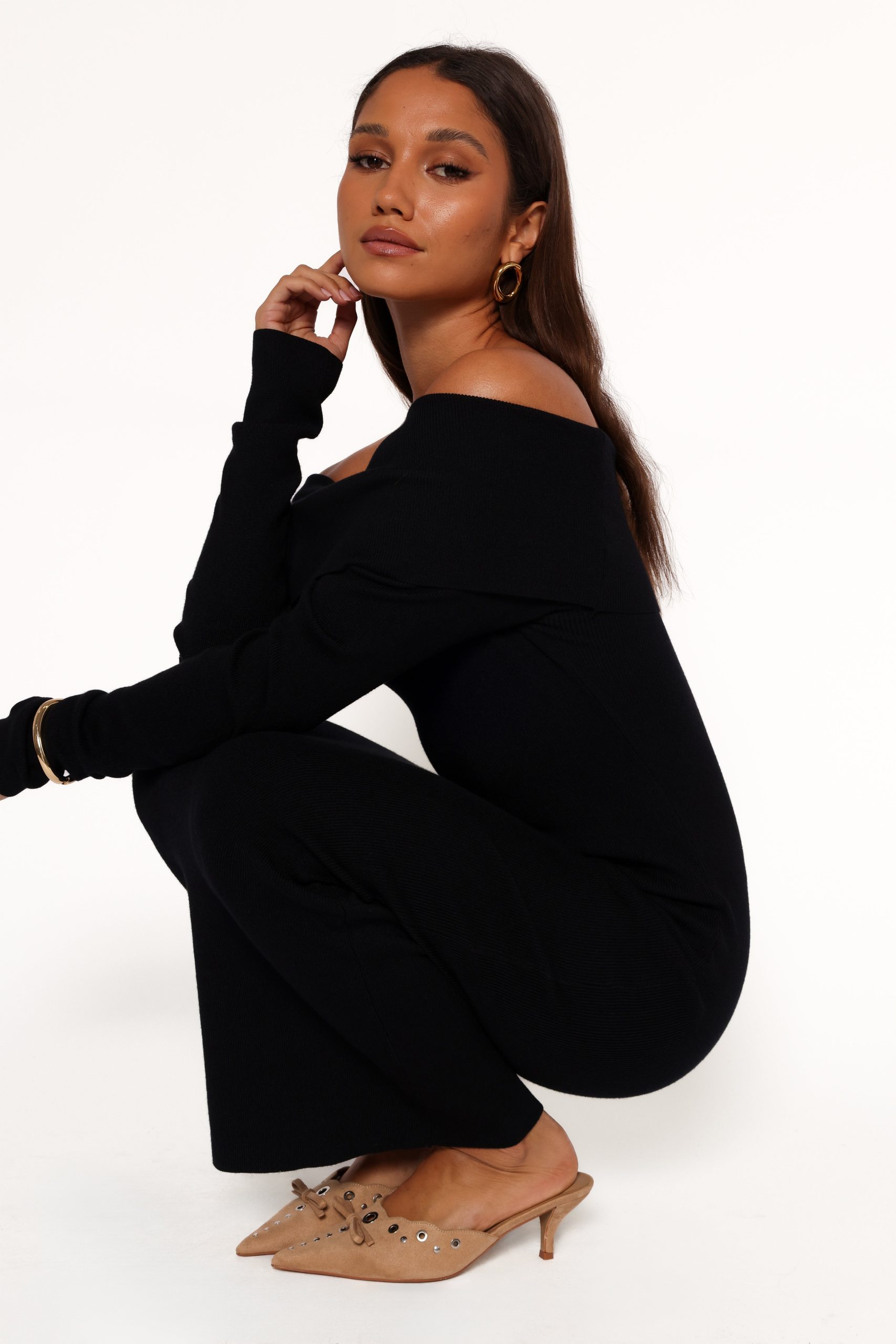 Archie Off the Shoulder Midi Dress - Black - Image 6