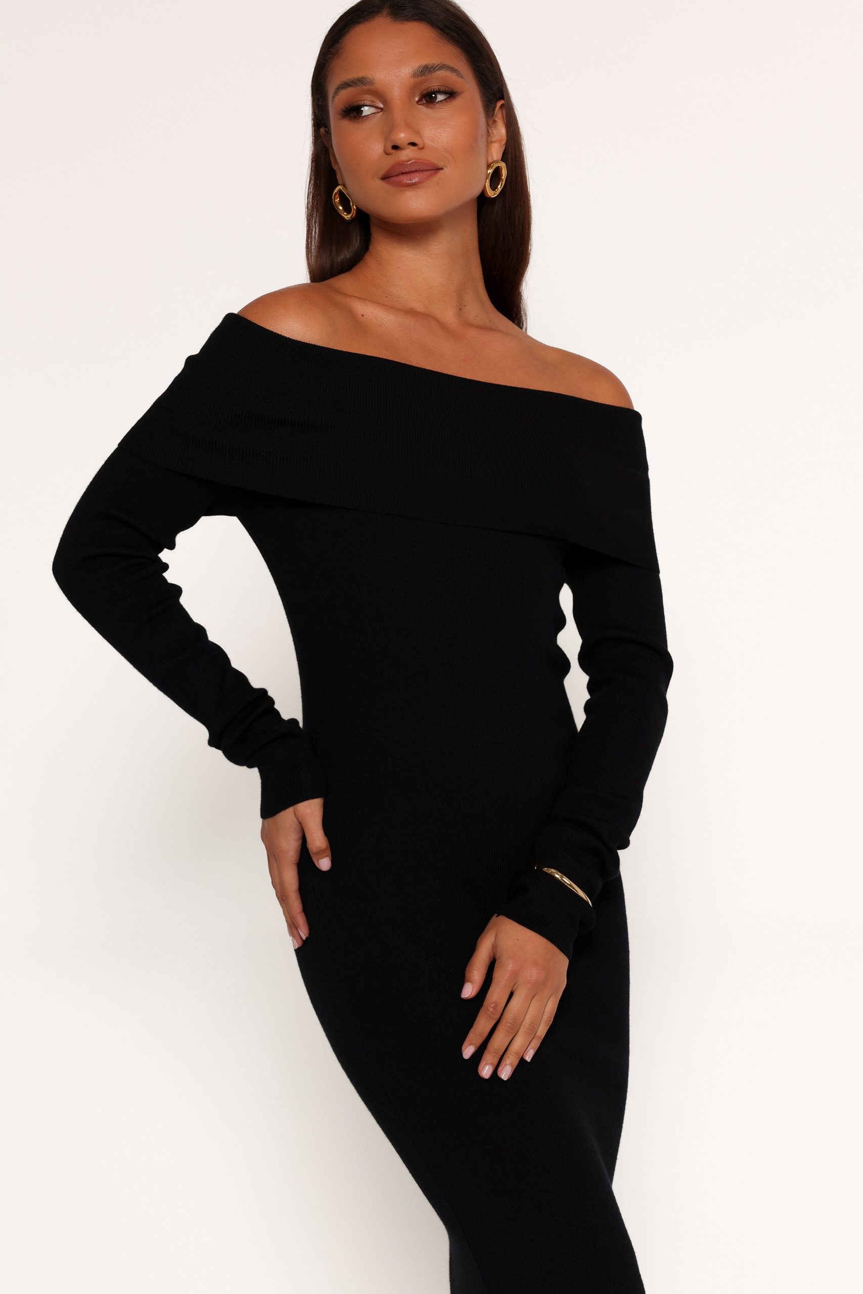 Archie Off the Shoulder Midi Dress - Black - Image 5