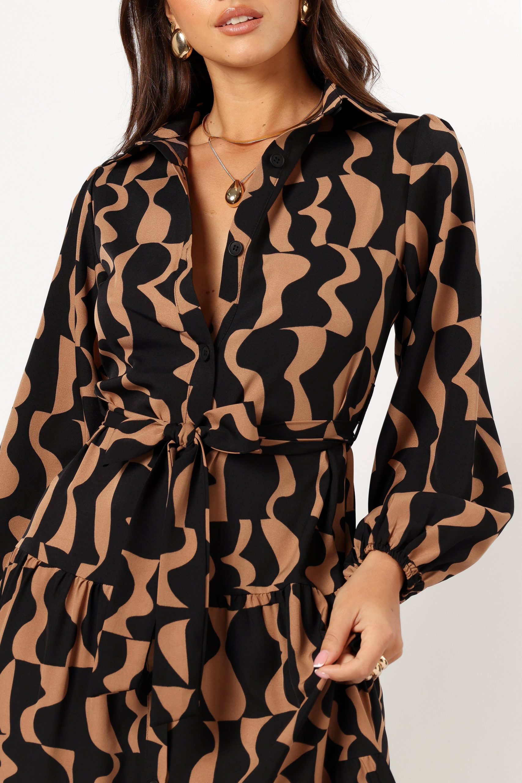 Lincoln Long Sleeve Maxi Dress - Black/Beige - Image 2