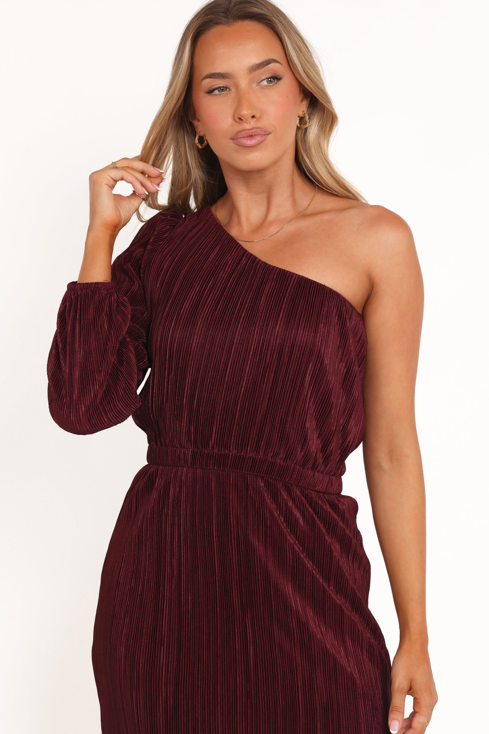 Pontee One Shoulder Pleated Midi Dress - Burgundy - Image 3