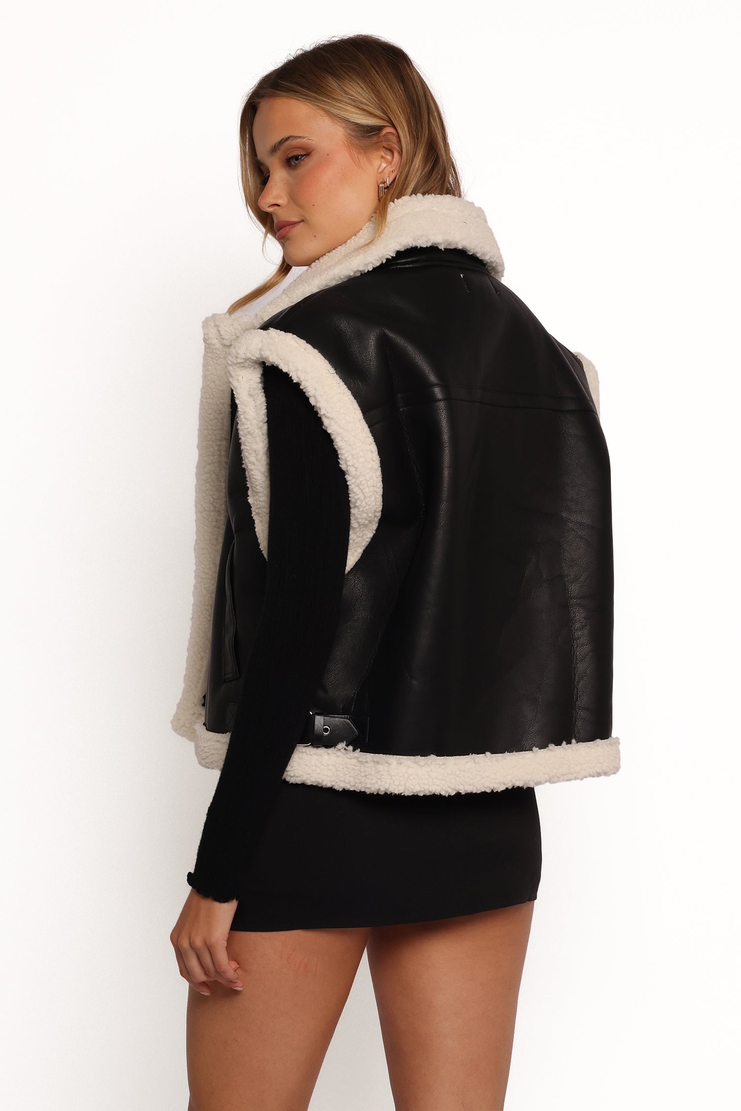 Kayden Faux Shearling Lined Vest - Black - Image 4