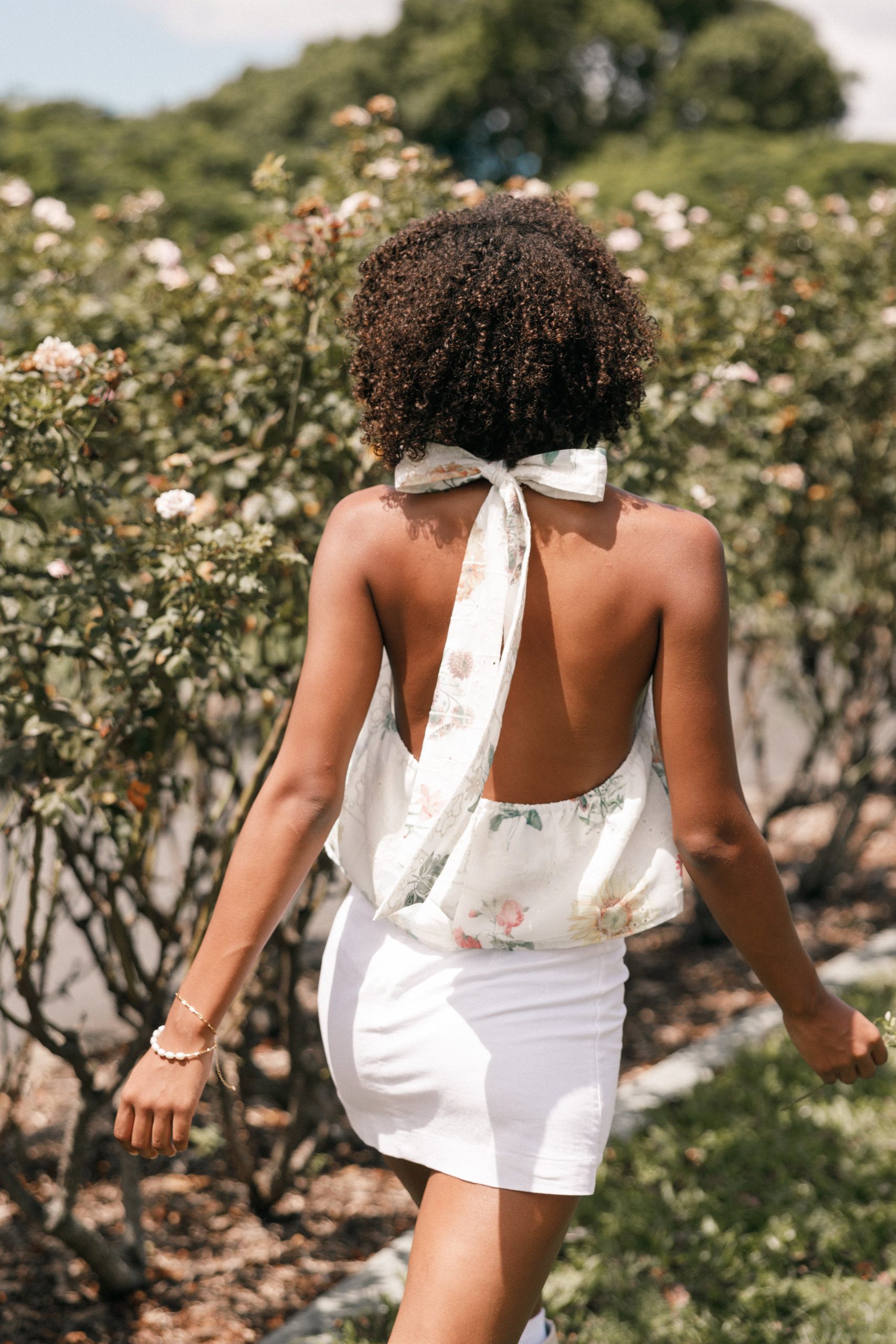 Willa Halterneck Top - White Floral - Image 2